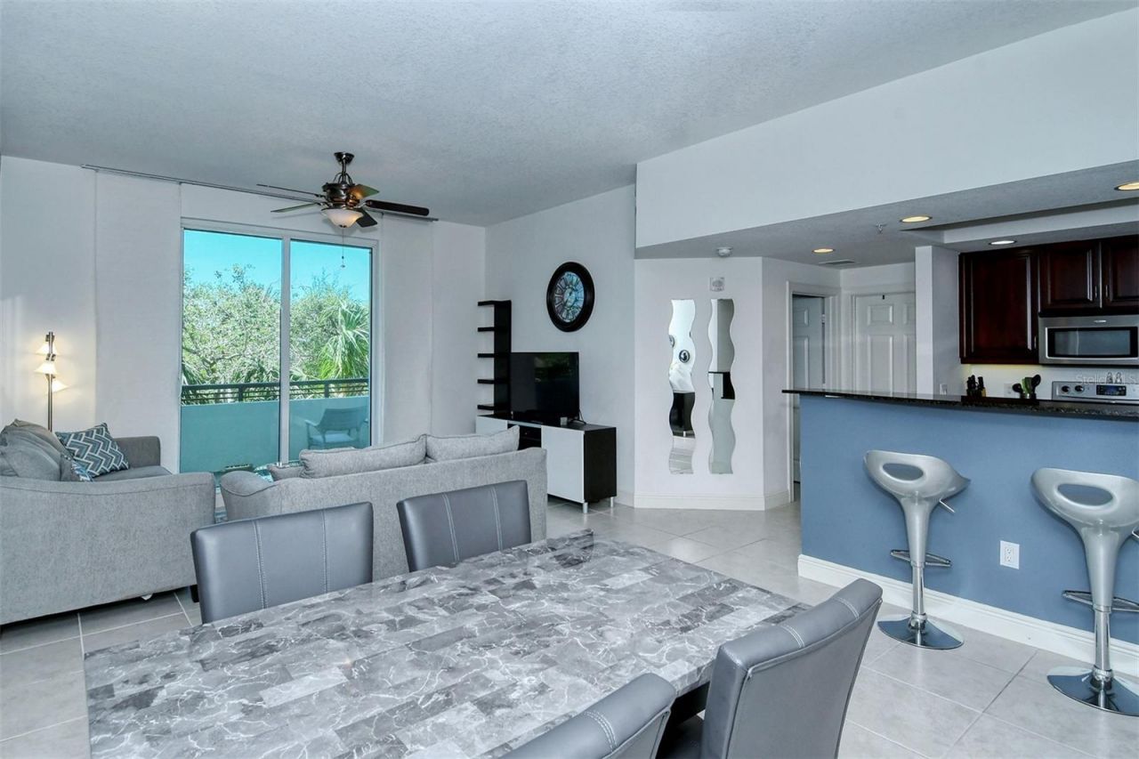 800 N Tamiami Trail, Unit 203, Sarasota, FL 34236 Photo