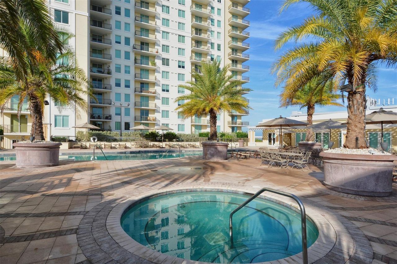 800 N Tamiami Trail, Unit 203, Sarasota, FL 34236 Photo