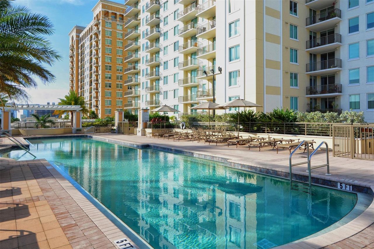 800 N Tamiami Trail, Unit 203, Sarasota, FL 34236 Photo