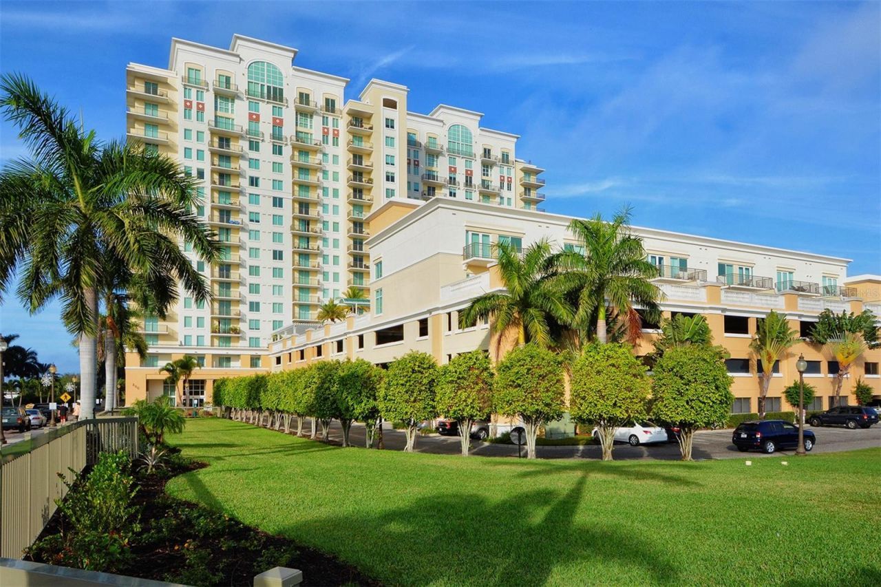 800 N Tamiami Trail, Unit 203, Sarasota, FL 34236 Photo
