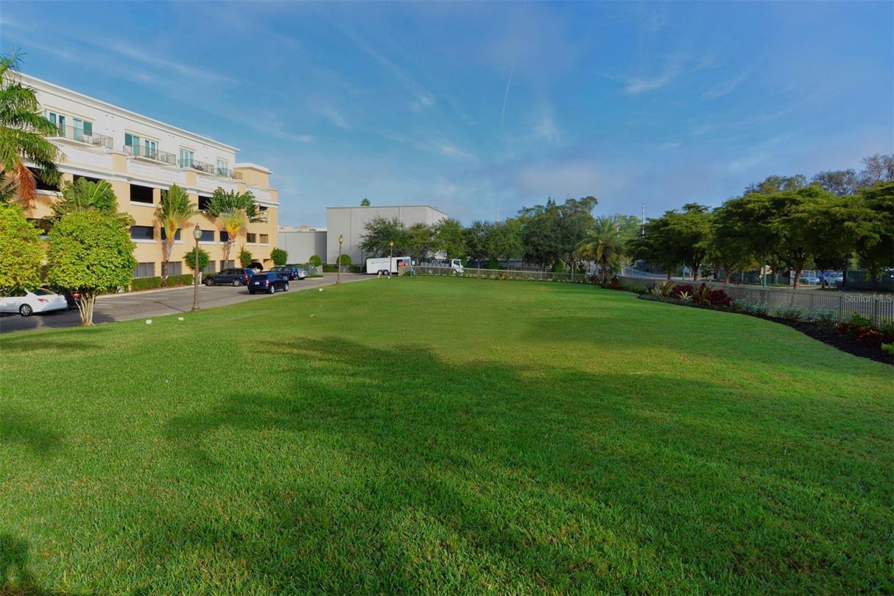 800 N Tamiami Trail, Unit 203, Sarasota, FL 34236 Photo