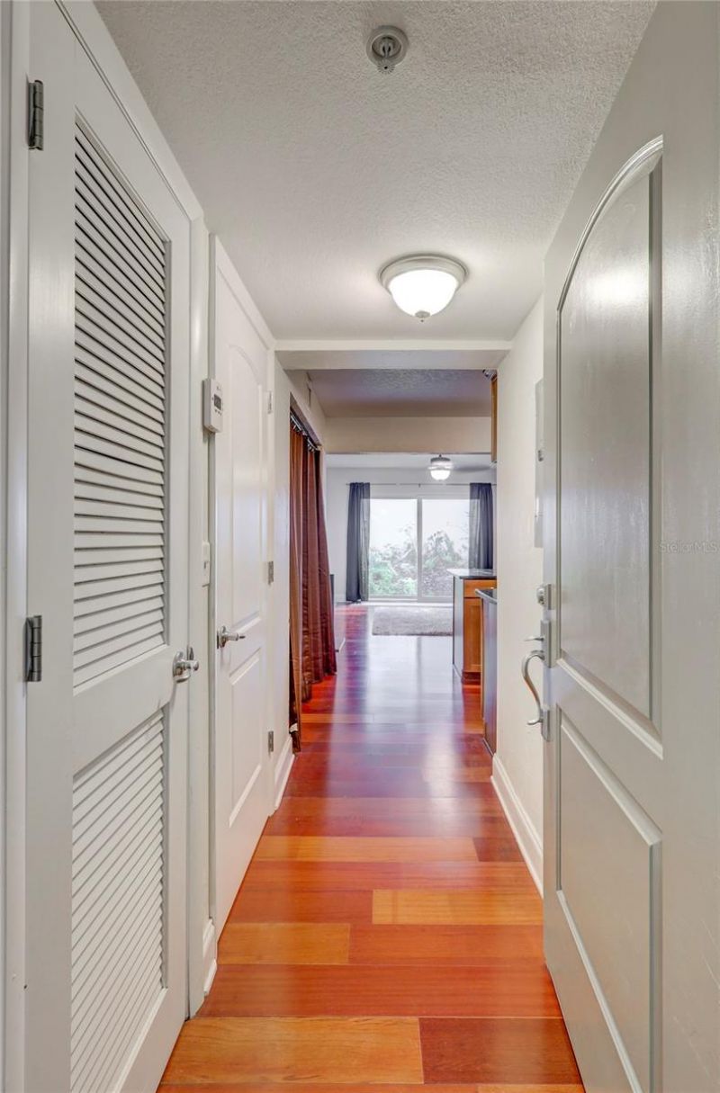210 5th Avenue S, Unit 107, Saint Petersburg, FL 33701 Photo