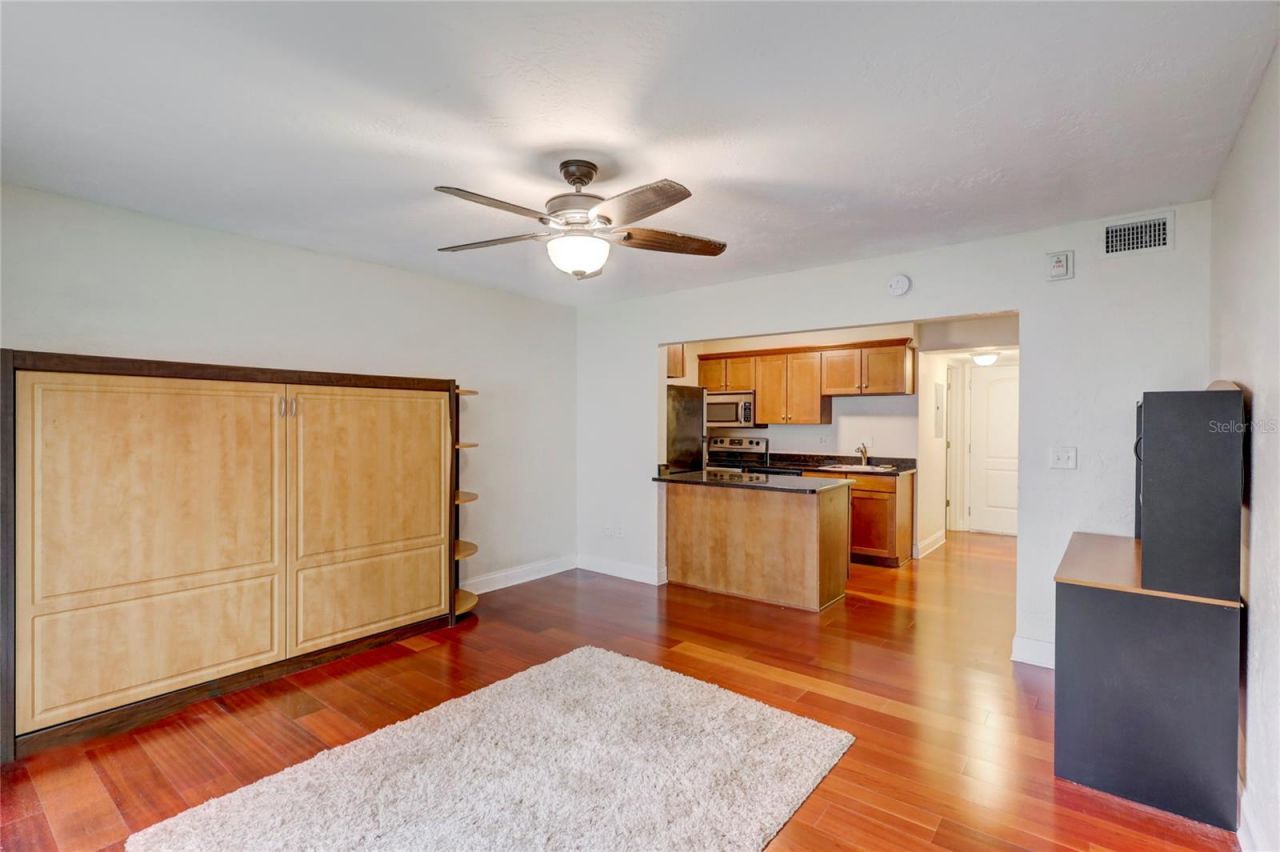 210 5th Avenue S, Unit 107, Saint Petersburg, FL 33701 Photo