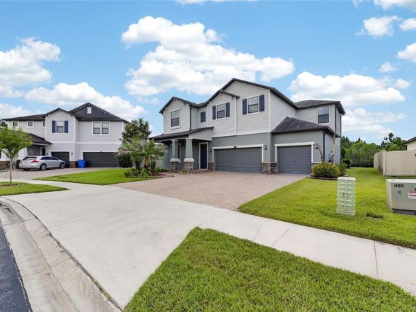 2905 HILLIARD DRIVE , WESLEY CHAPEL, FL 33543