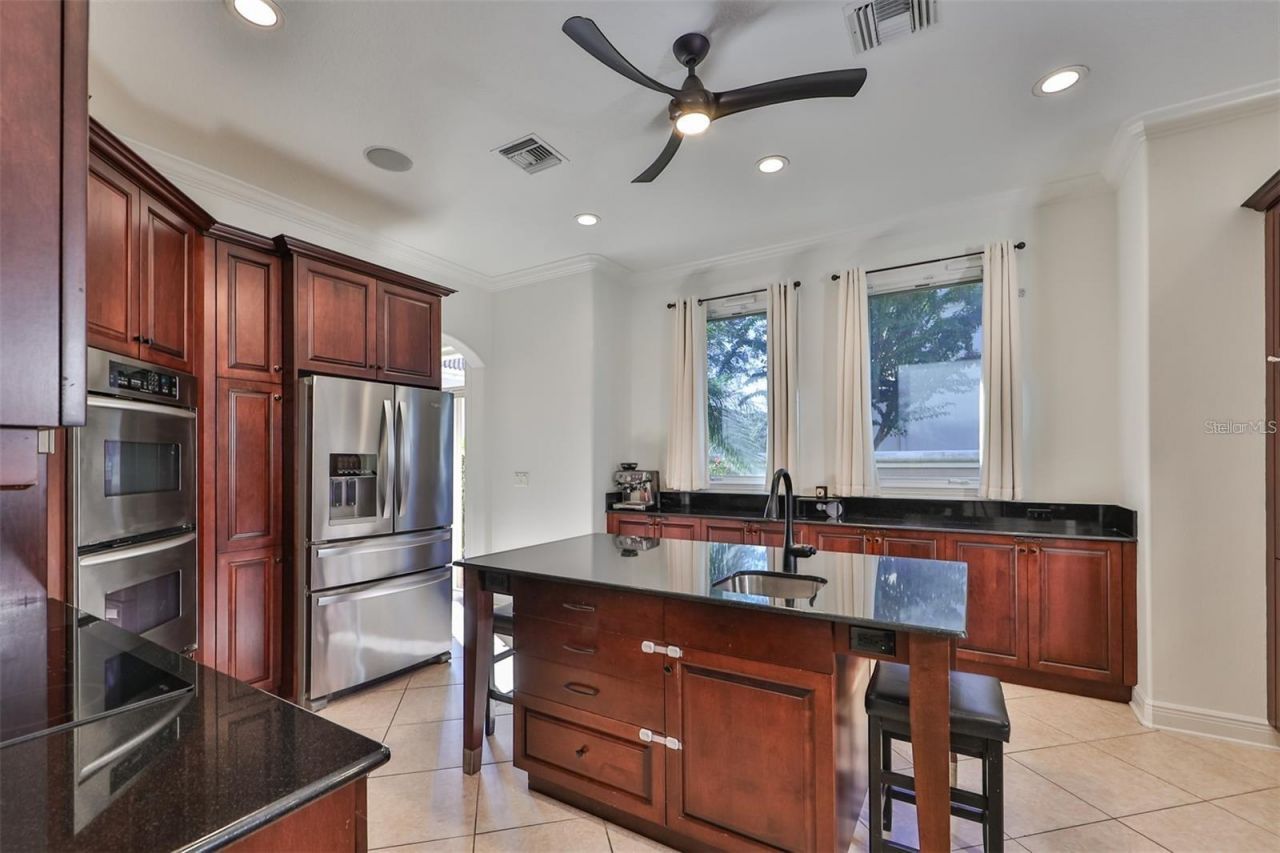 602 Saxony Boulevard , Saint Petersburg, FL 33716 Photo