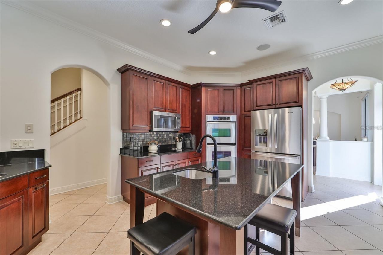 602 Saxony Boulevard , Saint Petersburg, FL 33716 Photo