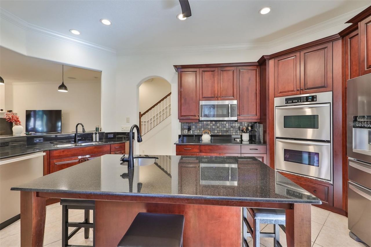 602 Saxony Boulevard , Saint Petersburg, FL 33716 Photo