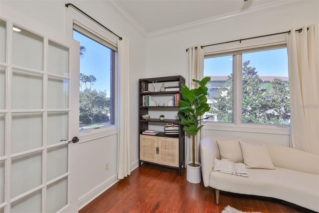 602 Saxony Boulevard , Saint Petersburg, FL 33716 Photo