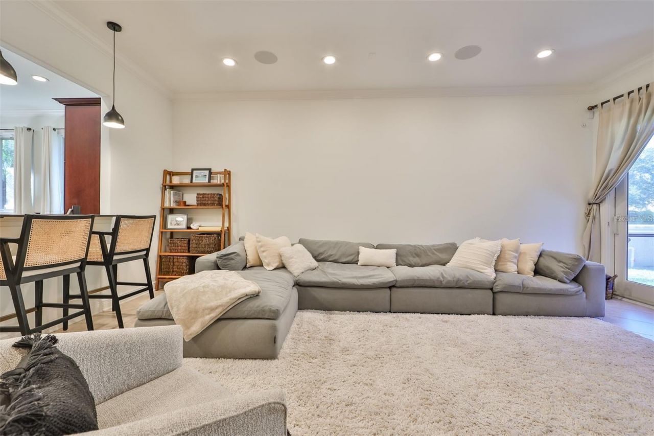 602 Saxony Boulevard , Saint Petersburg, FL 33716 Photo