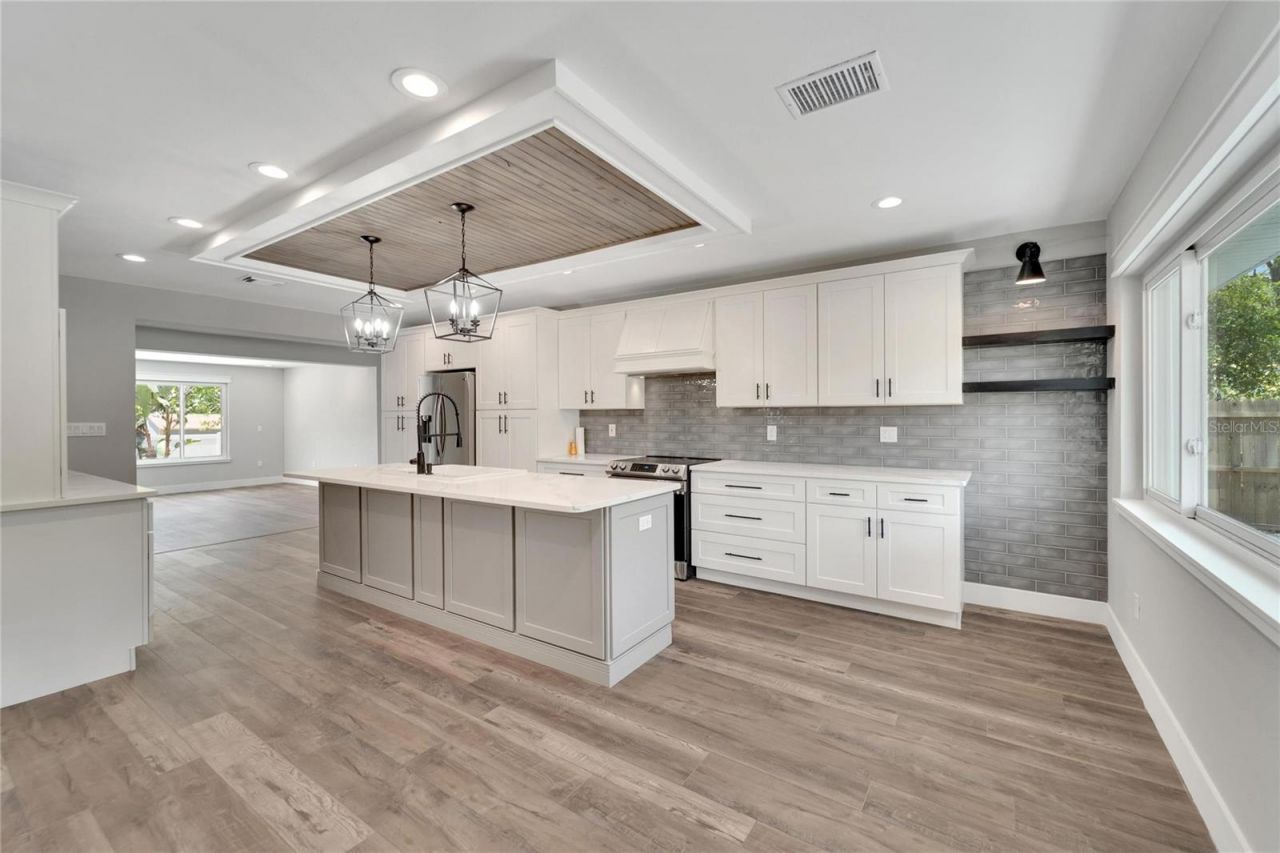 304 Orangewood Avenue, Clearwater, FL 33755 Photo