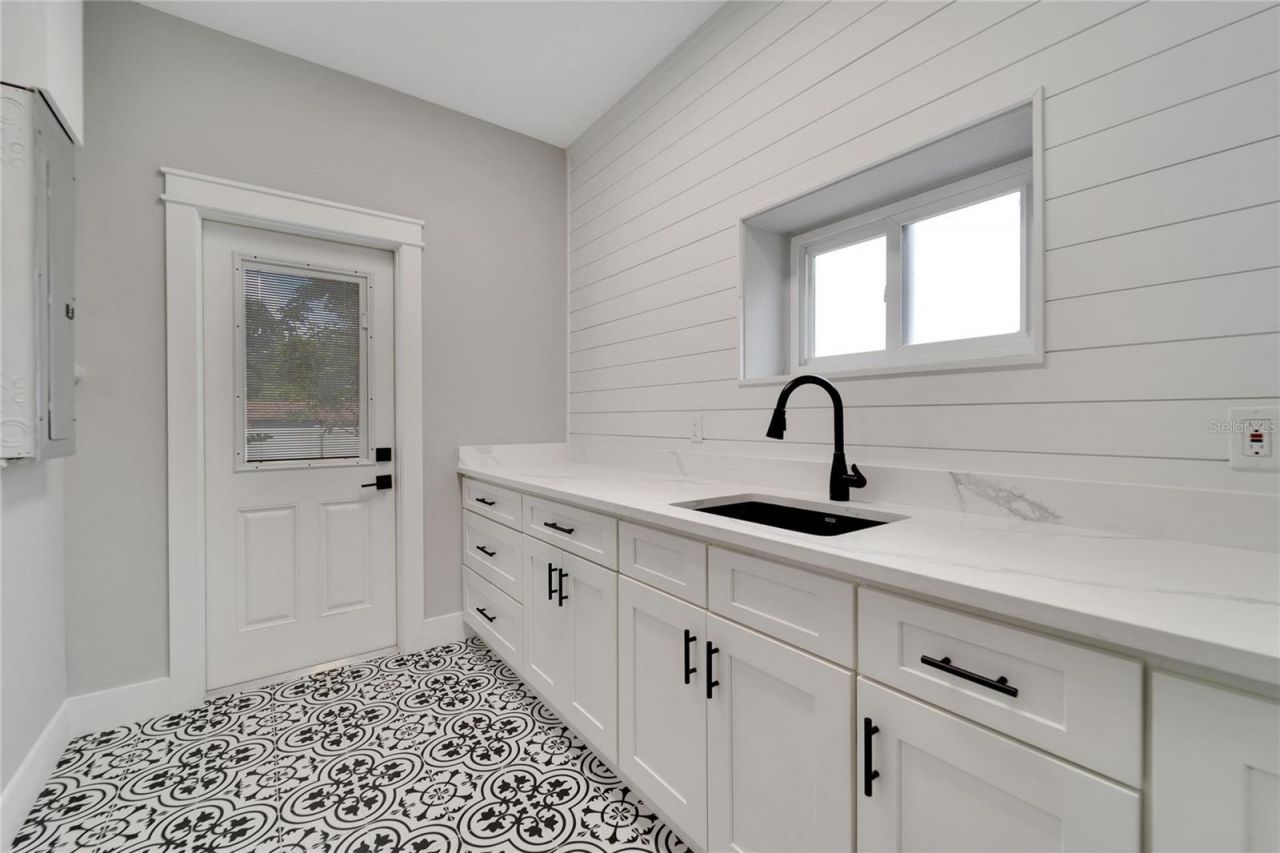 304 Orangewood Avenue, Clearwater, FL 33755 Photo