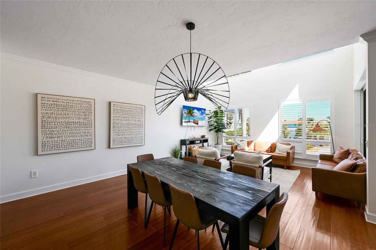 109 6th Street N, Unit B, Bradenton Beach, FL 34217 Photo