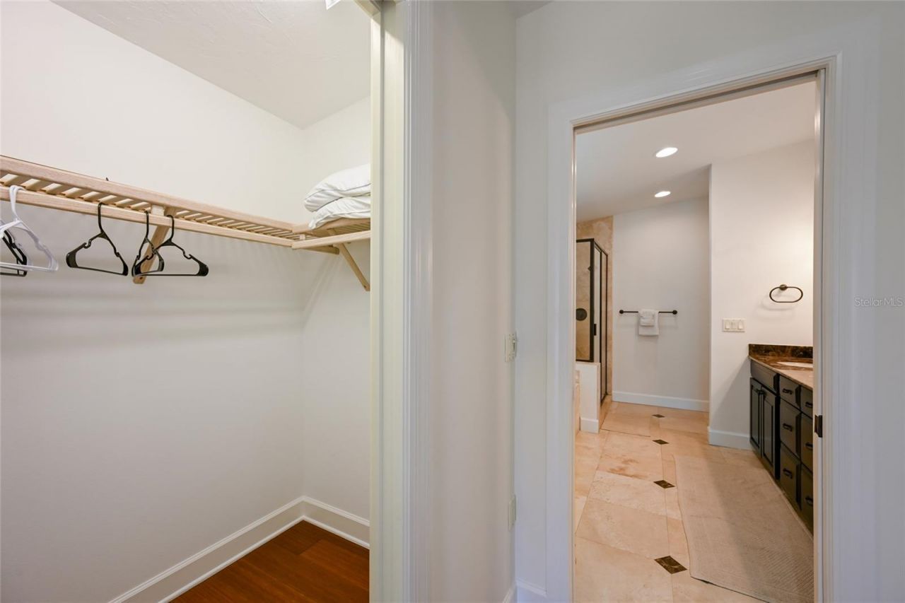 109 6th Street N, Unit B, Bradenton Beach, FL 34217 Photo
