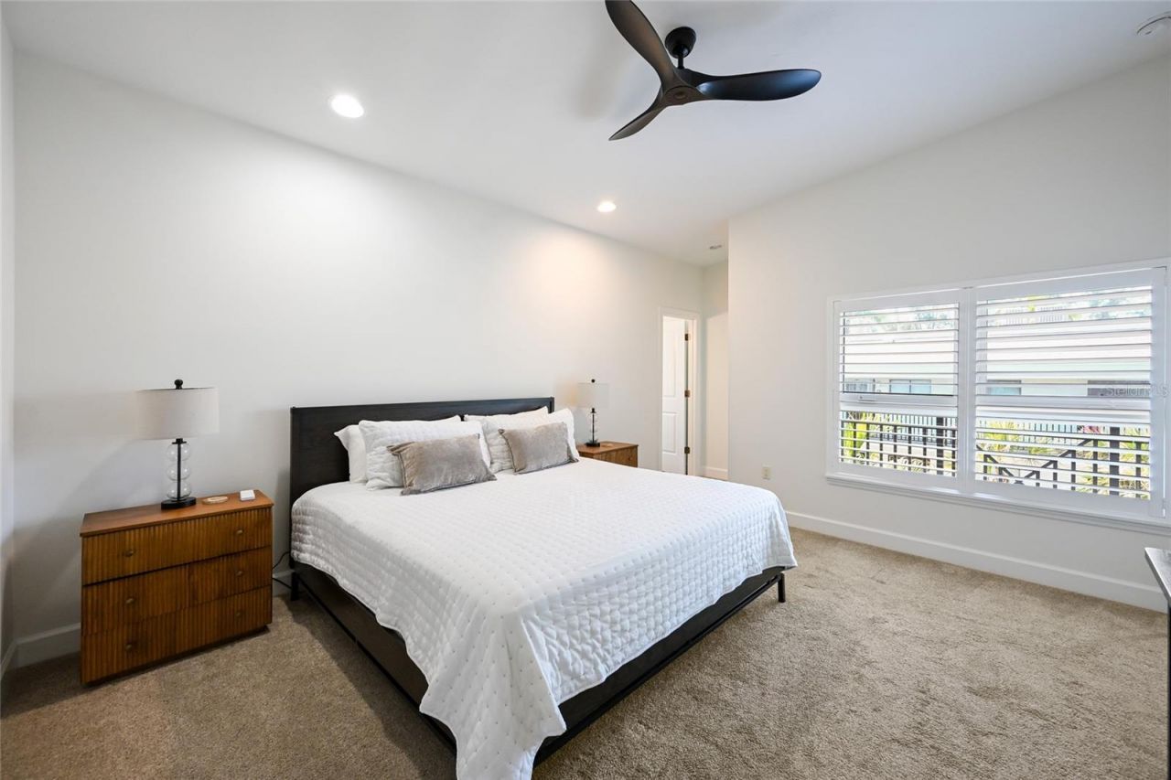 109 6th Street N, Unit B, Bradenton Beach, FL 34217 Photo