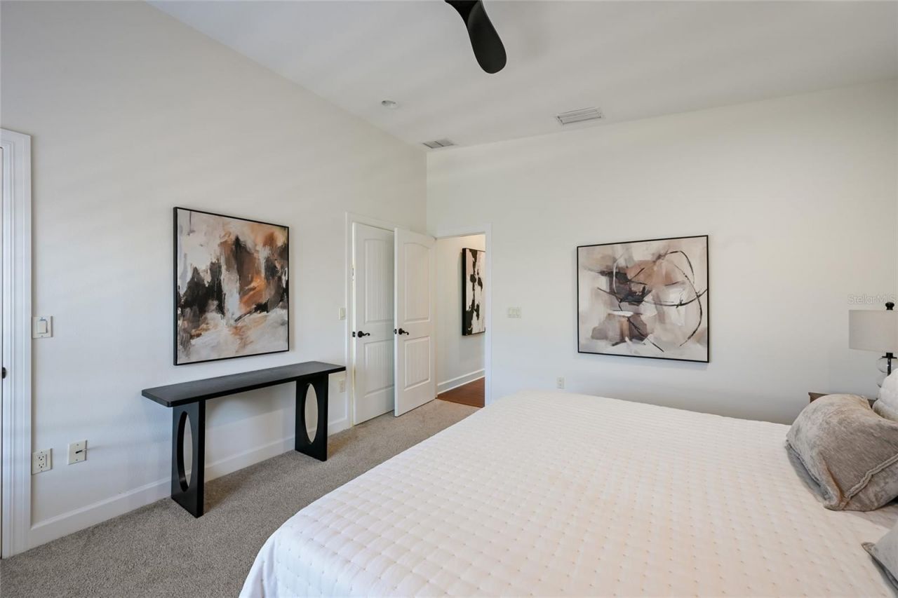 109 6th Street N, Unit B, Bradenton Beach, FL 34217 Photo