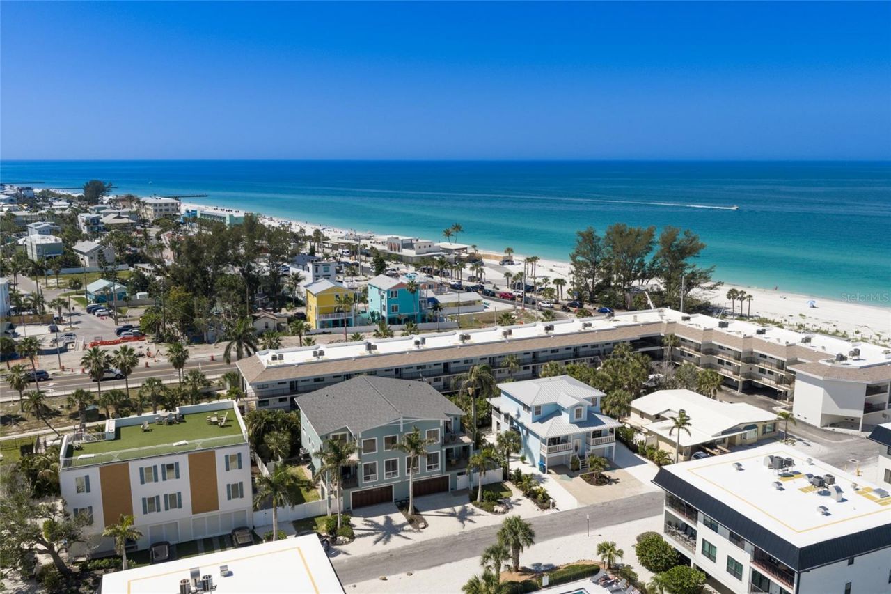 109 6th Street N, Unit B, Bradenton Beach, FL 34217 Photo
