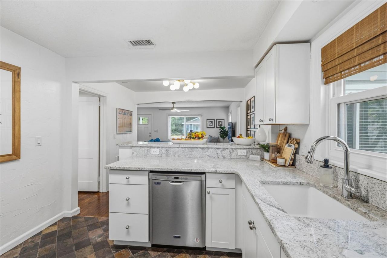 3125 Queen Street N, Saint Petersburg, FL 33713 Photo