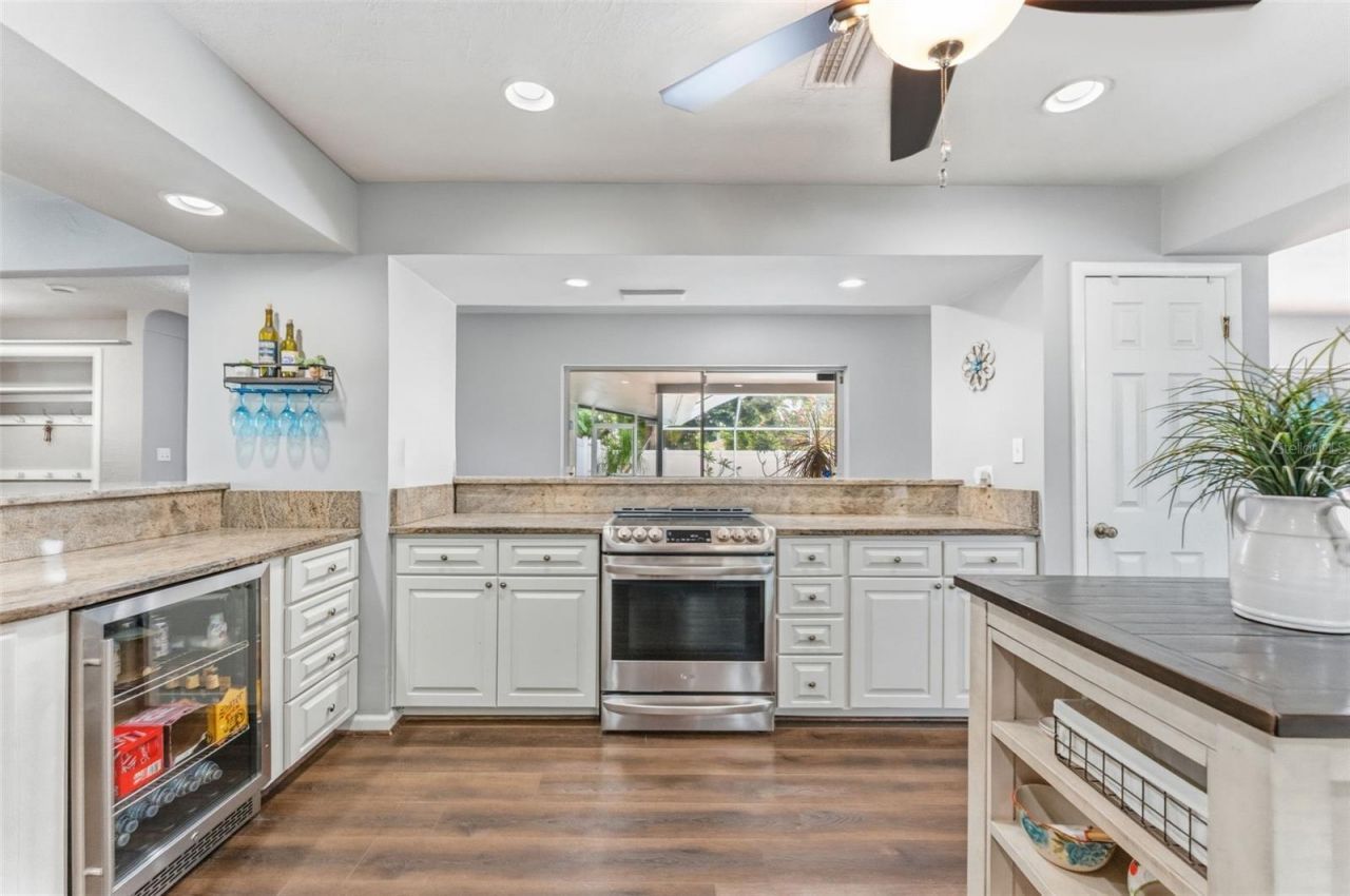 5105 7th Avenue Drive W, Bradenton, FL 34209 Photo
