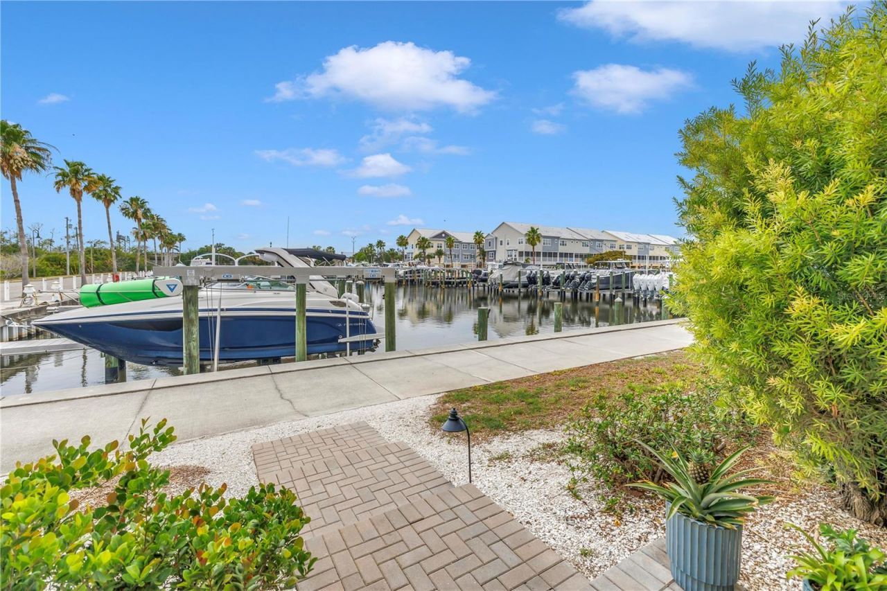 6149 Anchorage Way S, Saint Petersburg, FL 33712 Photo