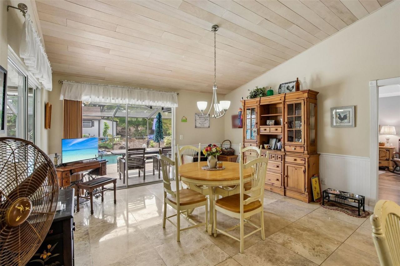 213 N Brockfield Drive, Sun City Center, FL 33573 Photo