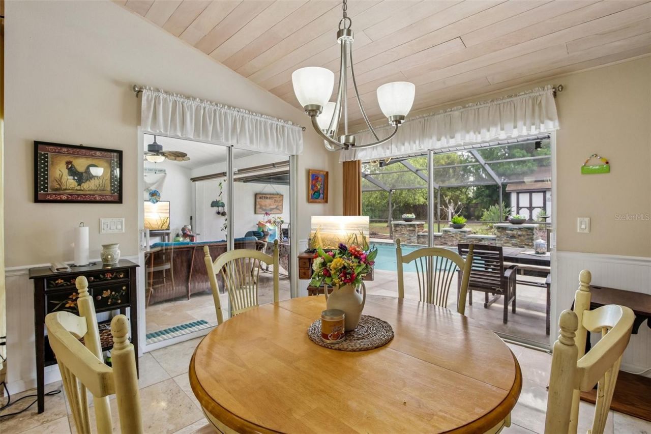 213 N Brockfield Drive, Sun City Center, FL 33573 Photo