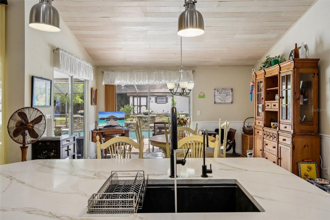 213 N Brockfield Drive, Sun City Center, FL 33573 Photo