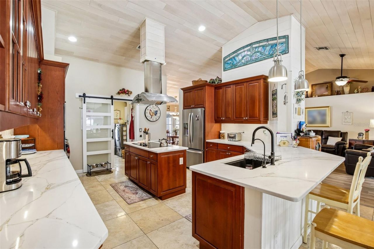 213 N Brockfield Drive, Sun City Center, FL 33573 Photo