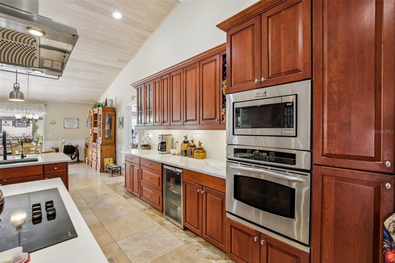213 N Brockfield Drive, Sun City Center, FL 33573 Photo