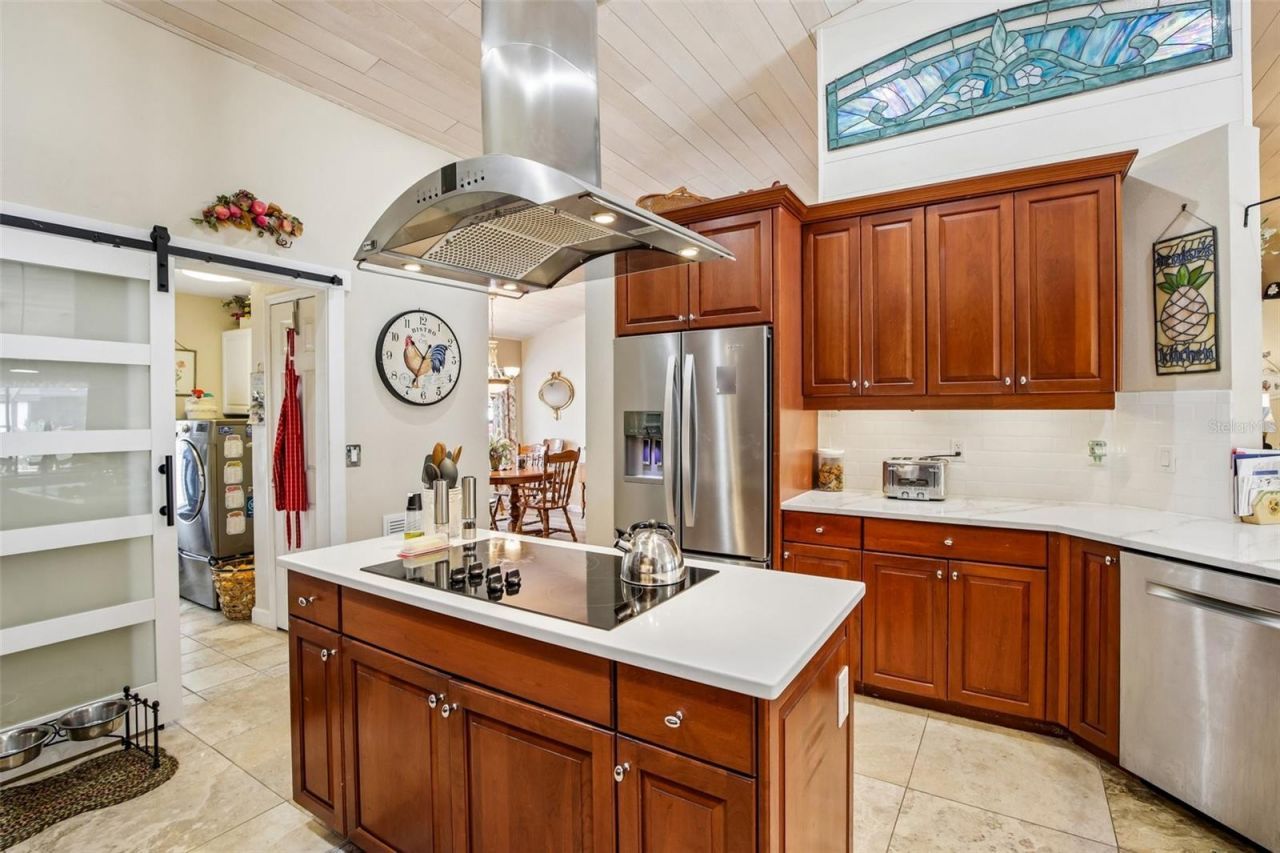 213 N Brockfield Drive, Sun City Center, FL 33573 Photo