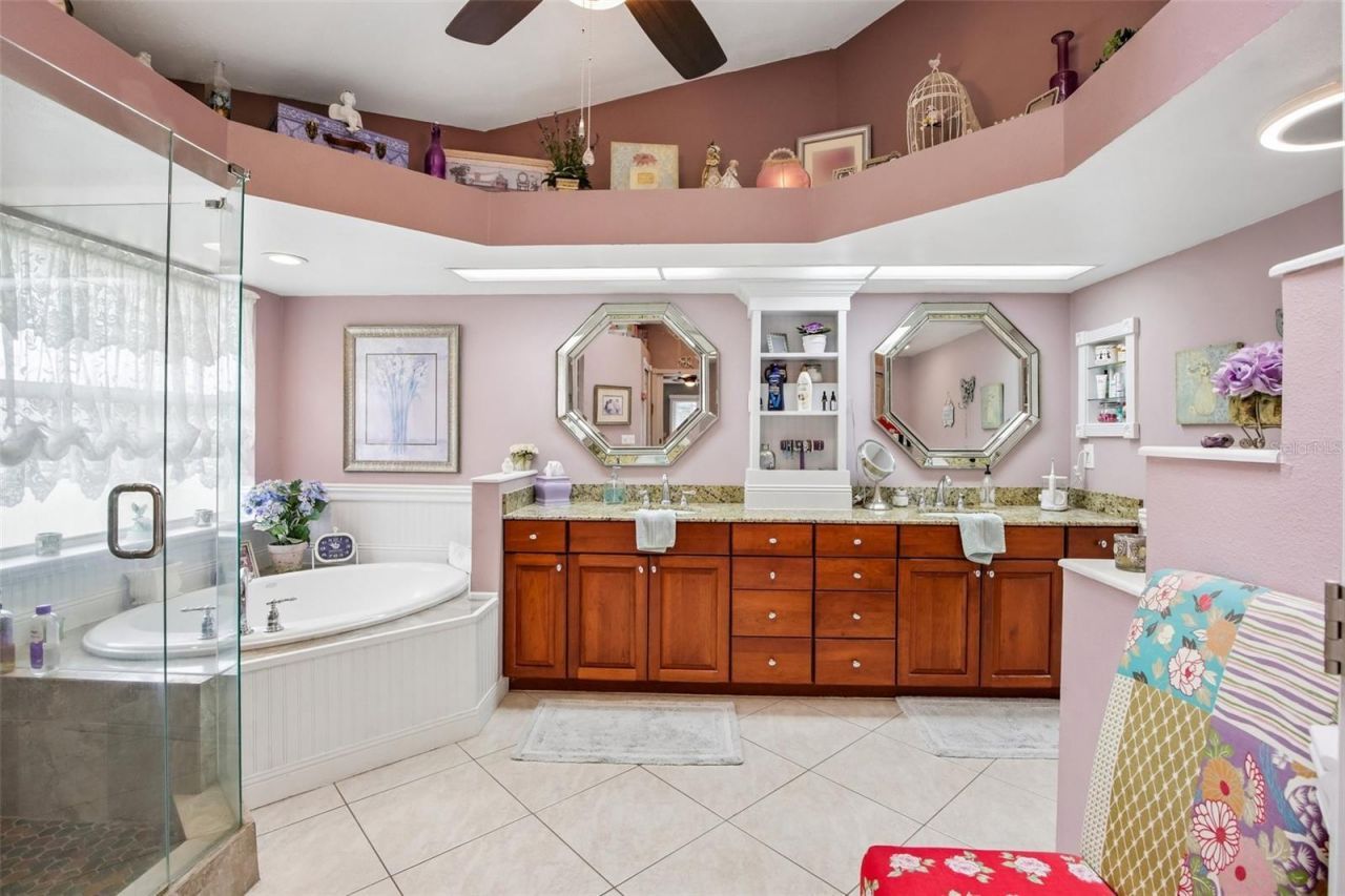 213 N Brockfield Drive, Sun City Center, FL 33573 Photo