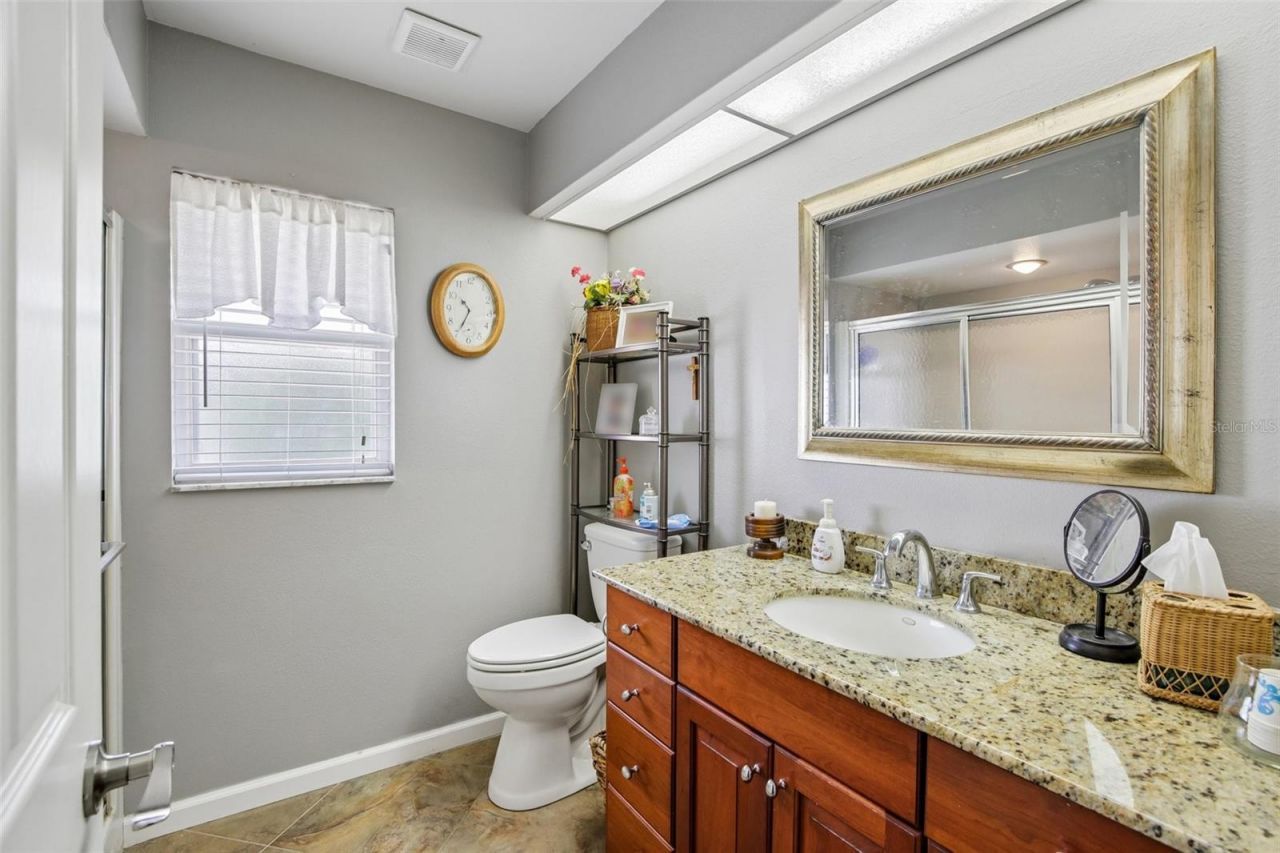 213 N Brockfield Drive, Sun City Center, FL 33573 Photo