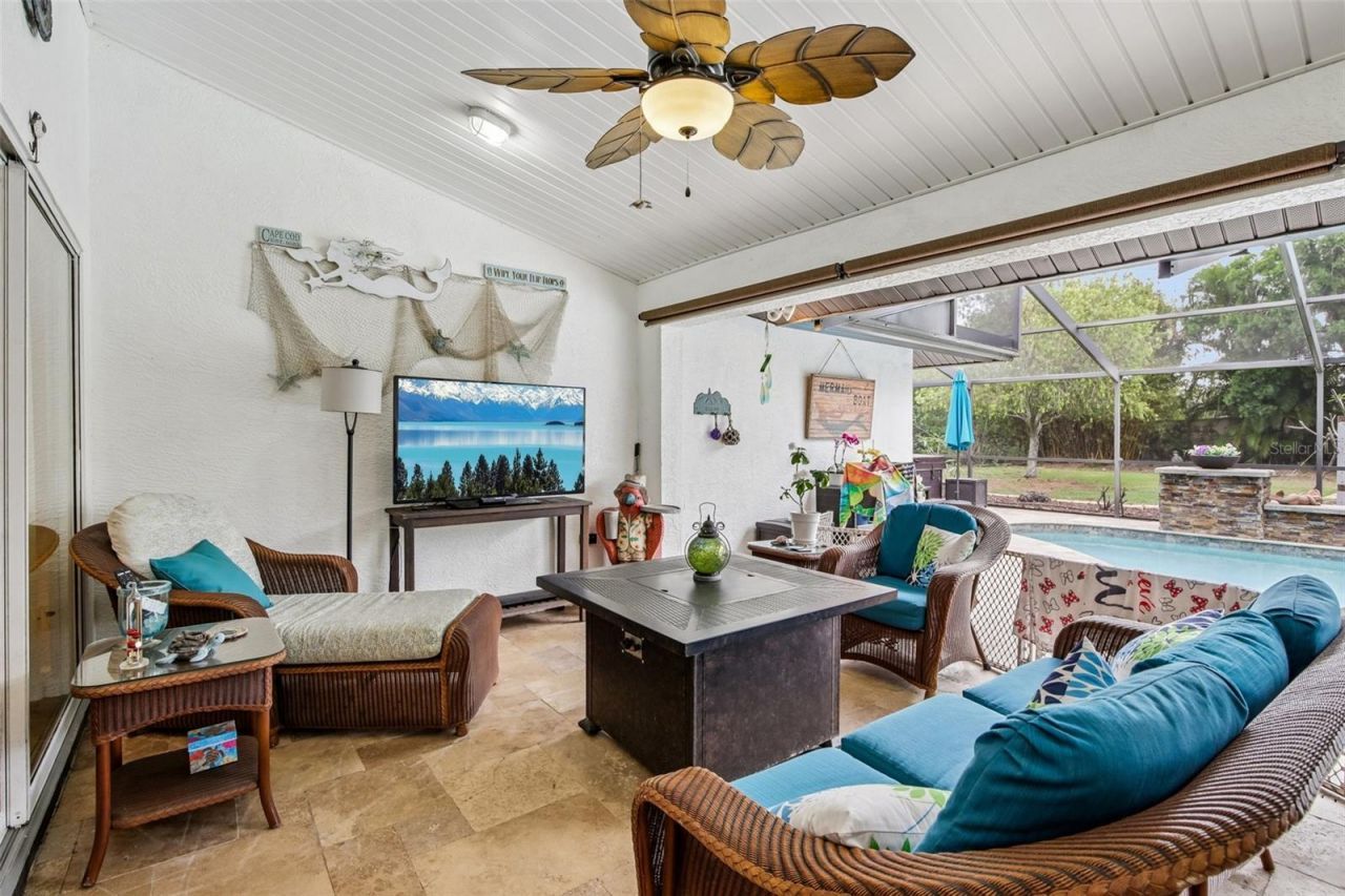 213 N Brockfield Drive, Sun City Center, FL 33573 Photo