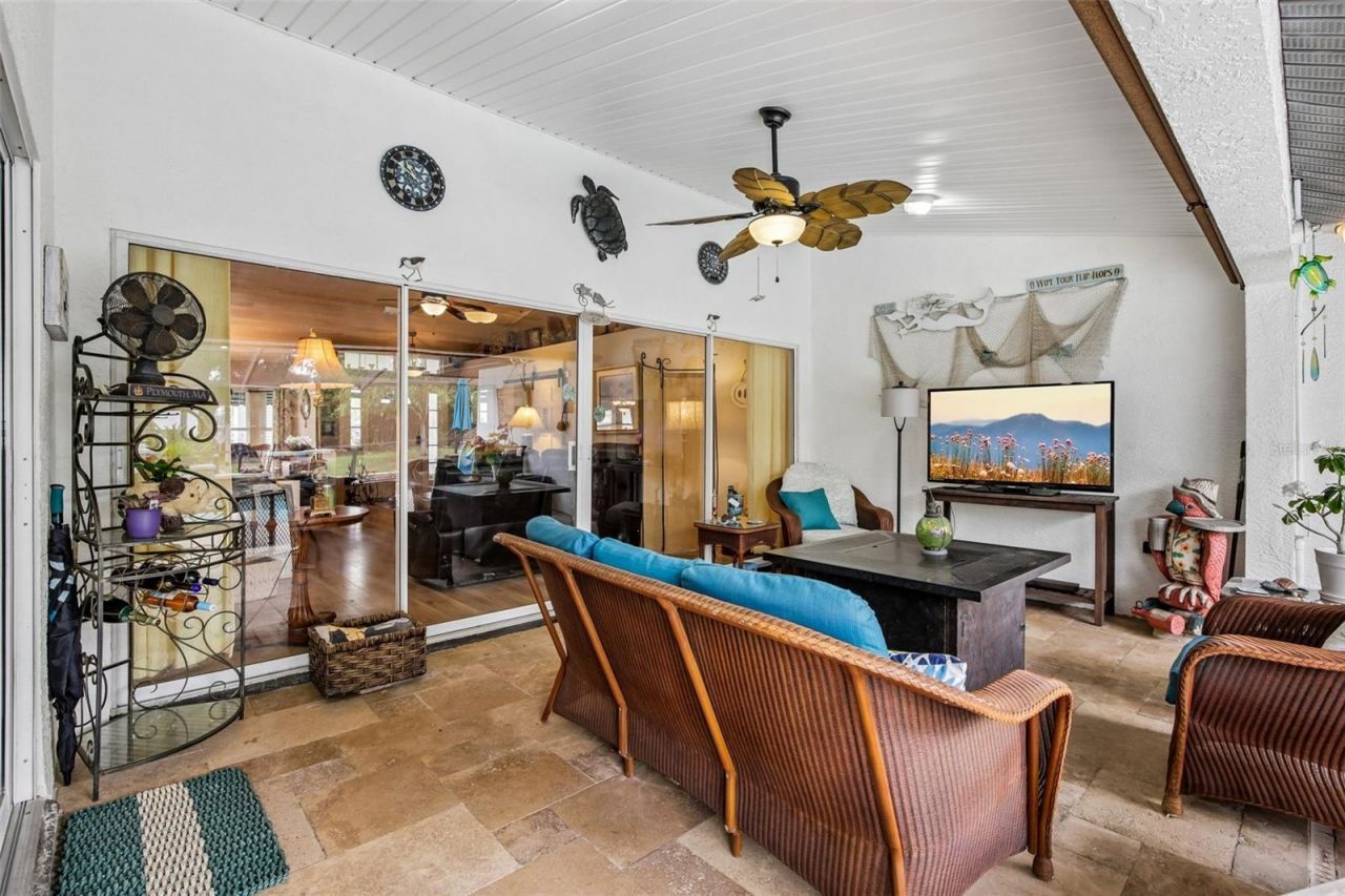 213 N Brockfield Drive, Sun City Center, FL 33573 Photo