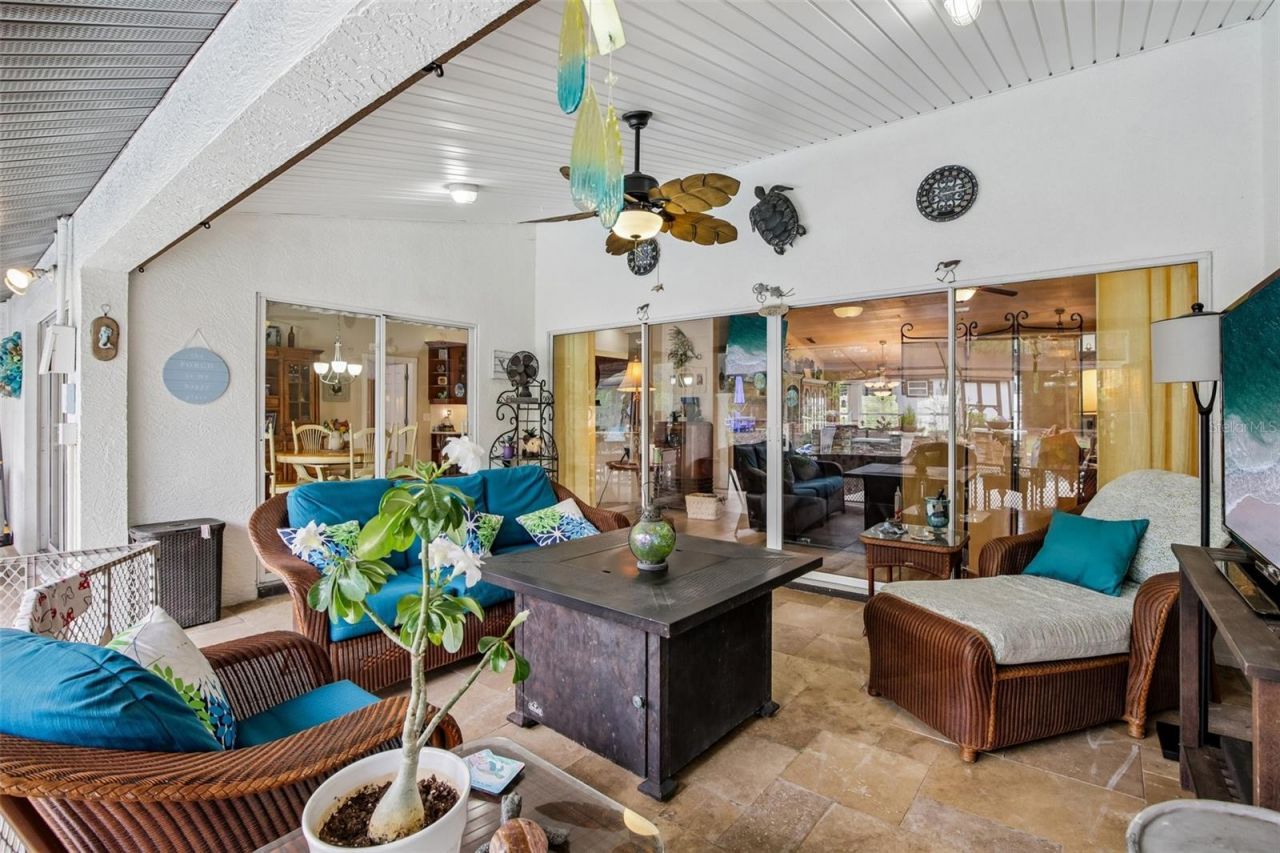 213 N Brockfield Drive, Sun City Center, FL 33573 Photo