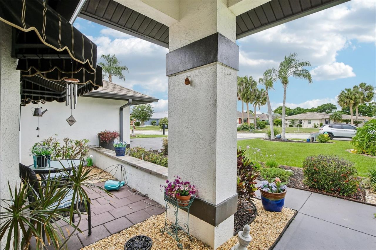213 N Brockfield Drive, Sun City Center, FL 33573 Photo