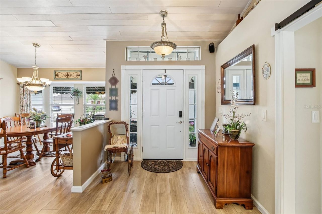 213 N Brockfield Drive, Sun City Center, FL 33573 Photo