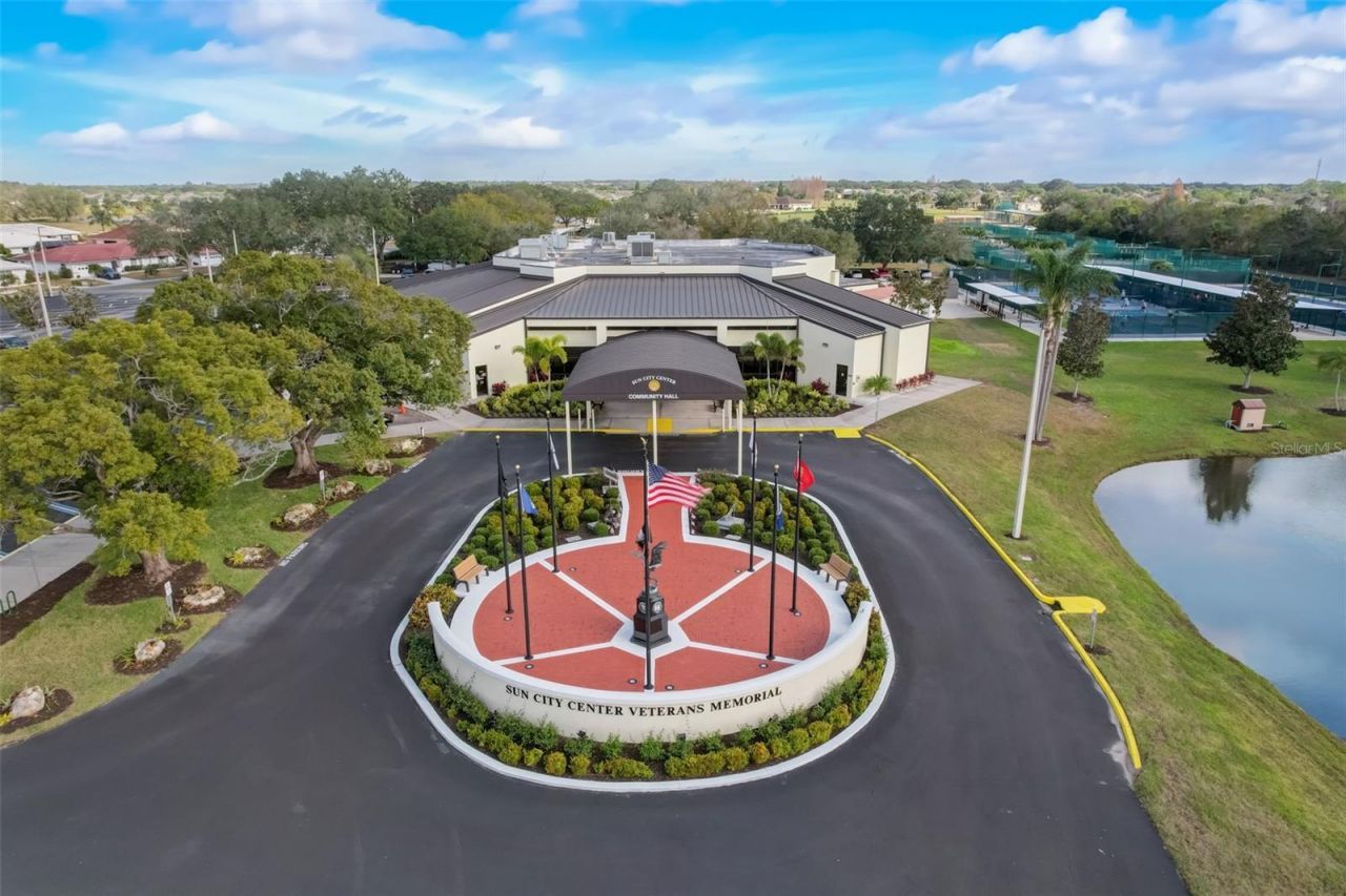 213 N Brockfield Drive, Sun City Center, FL 33573 Photo