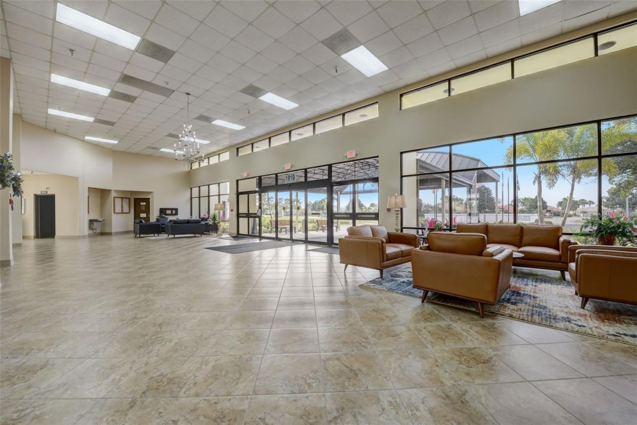 213 N Brockfield Drive, Sun City Center, FL 33573 Photo