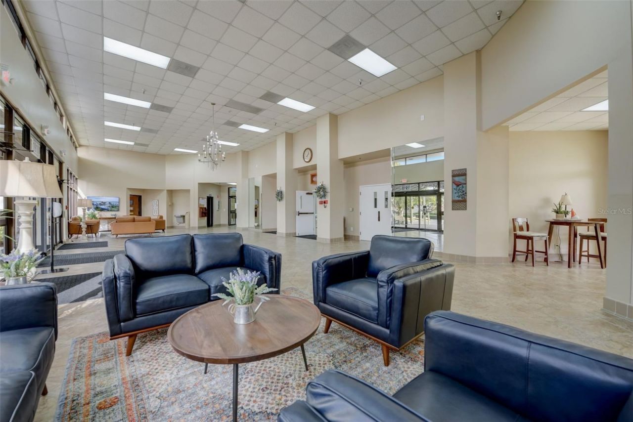 213 N Brockfield Drive, Sun City Center, FL 33573 Photo