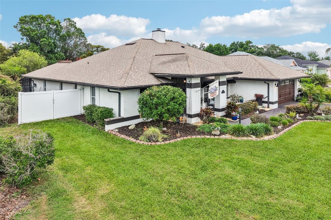 213 N Brockfield Drive, Sun City Center, FL 33573 Photo