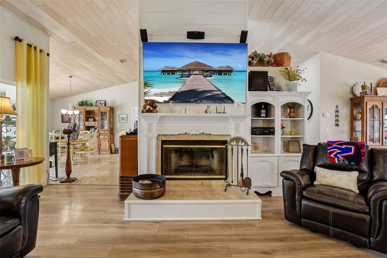 213 N Brockfield Drive, Sun City Center, FL 33573 Photo