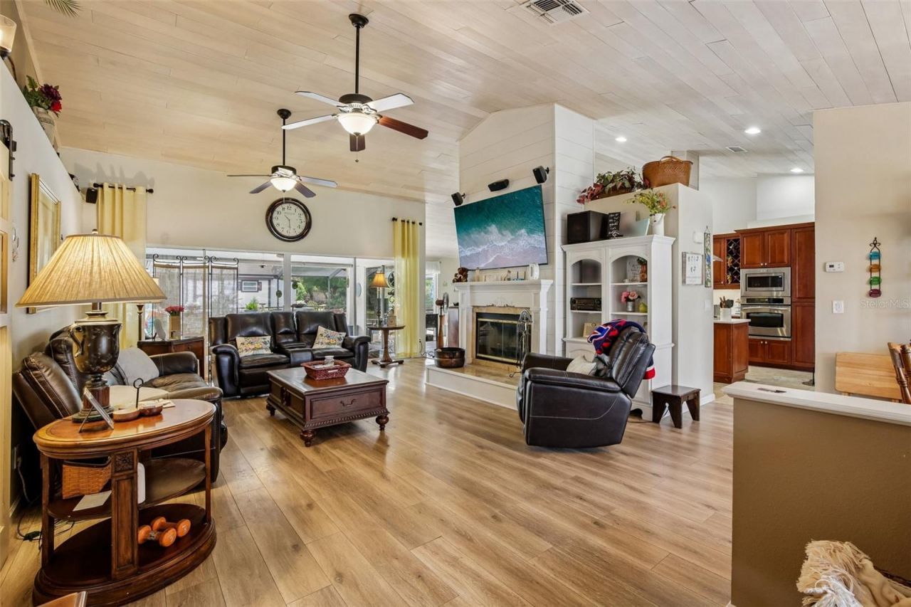 213 N Brockfield Drive, Sun City Center, FL 33573 Photo
