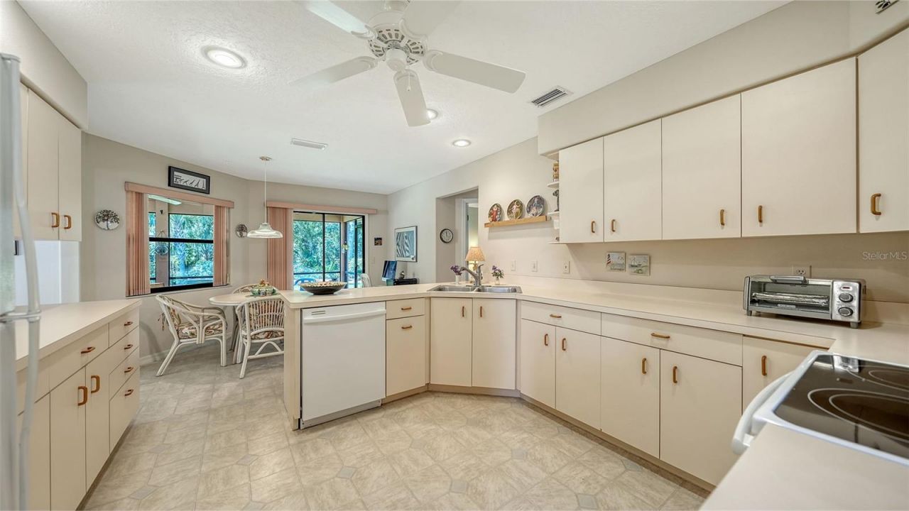 4310 74th Avenue E, Sarasota, FL 34243 Photo