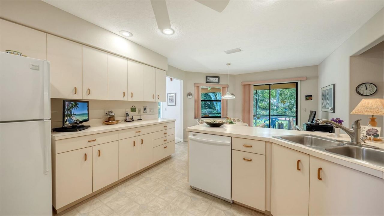 4310 74th Avenue E, Sarasota, FL 34243 Photo