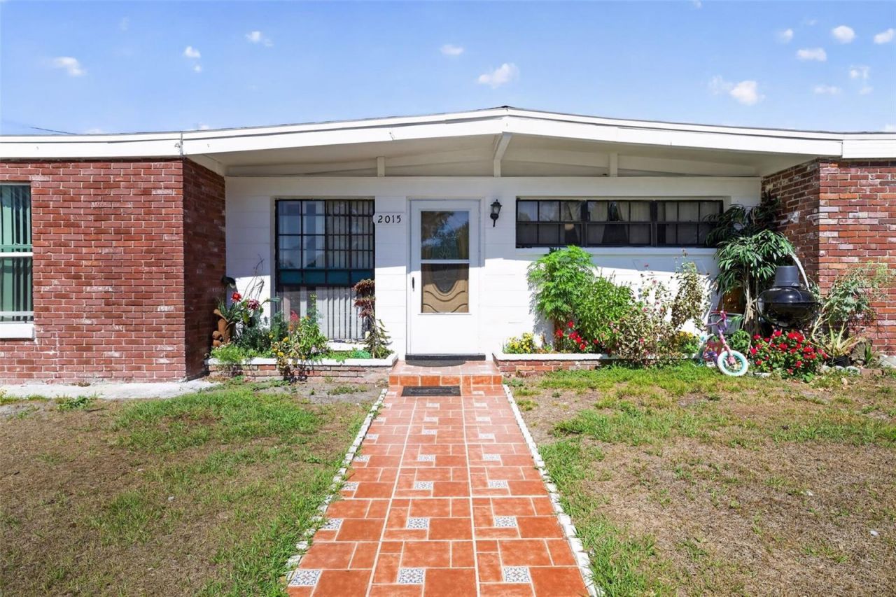 2015 Clarice Circle, Tampa, FL 33619 Main Photo