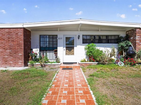 2015 CLARICE CIRCLE, TAMPA, FL 33619