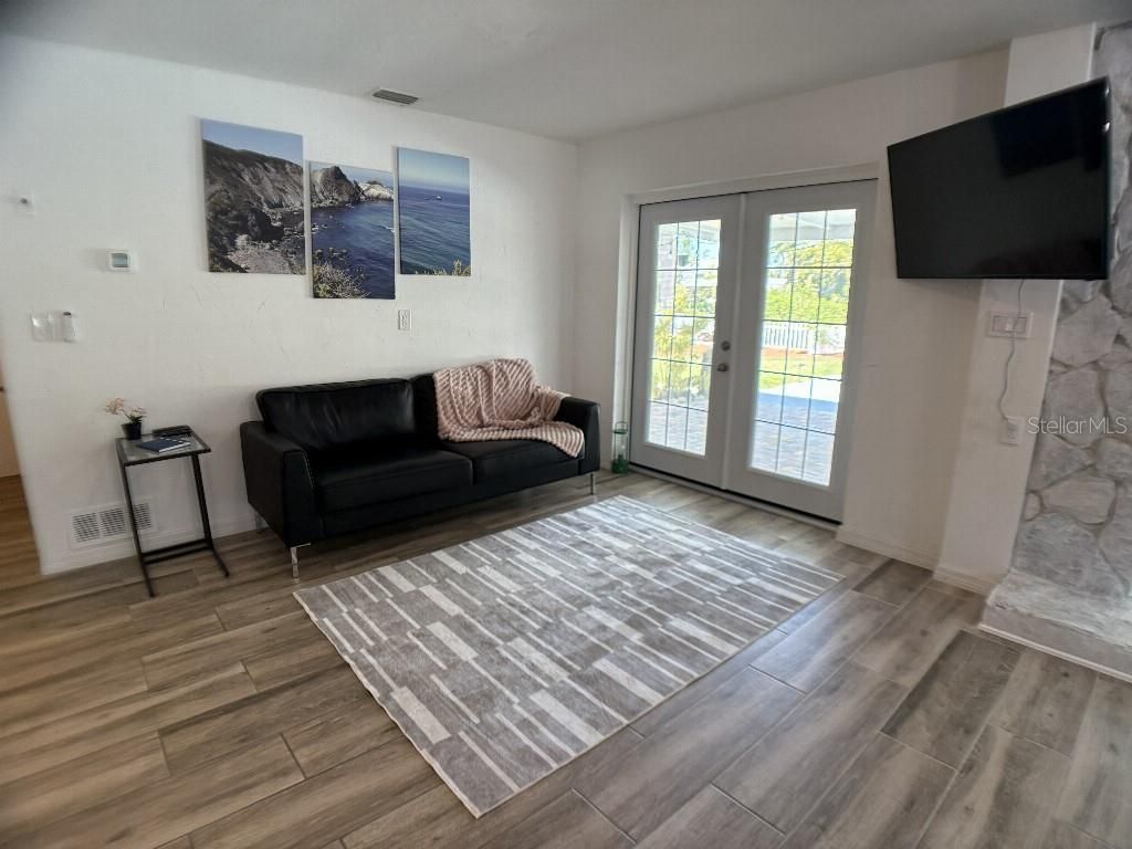 1549 Delaware Avenue Ne, Saint Petersburg, FL 33703 Photo