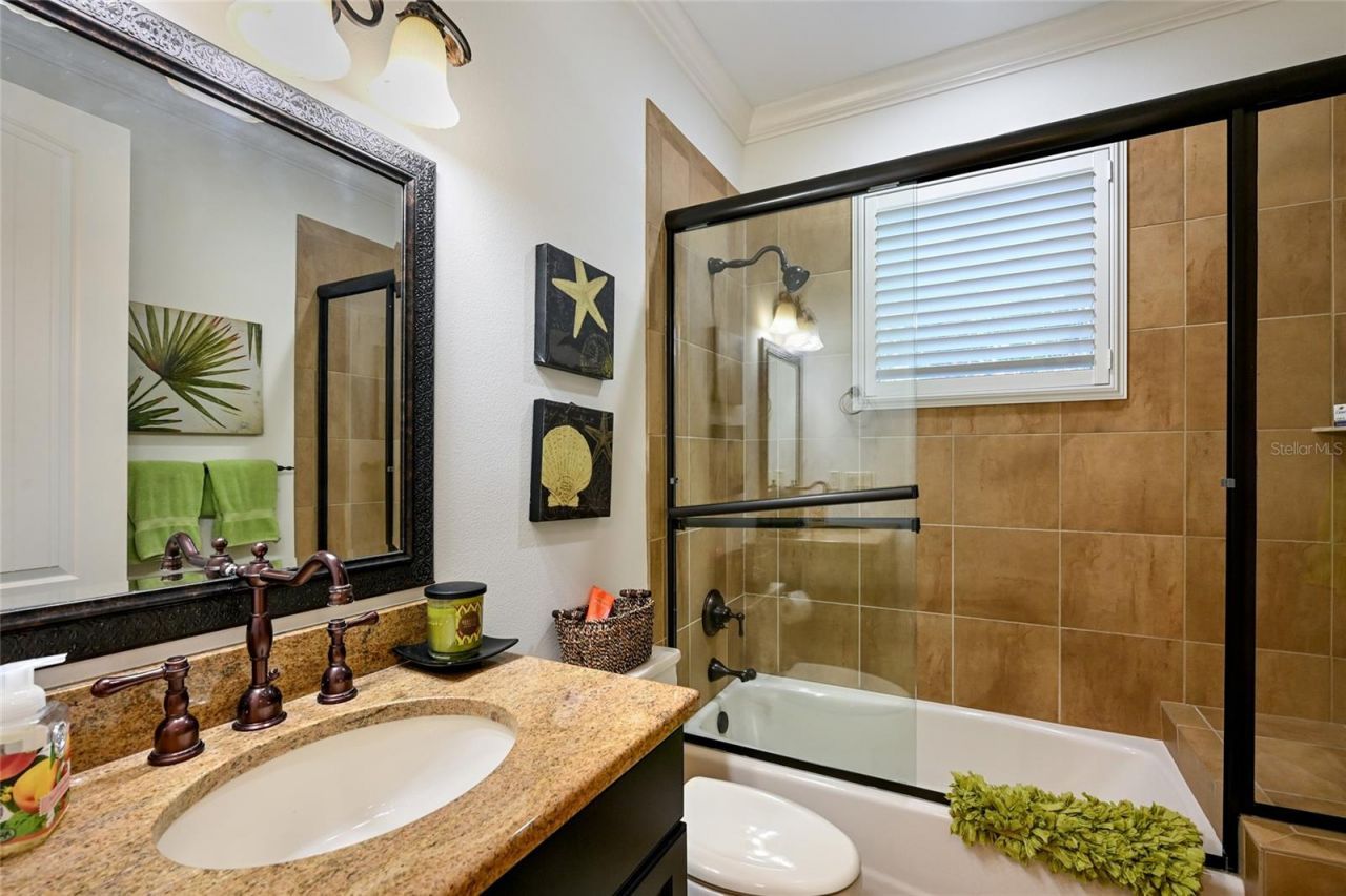 109 6th Street N, Unit A, Bradenton Beach, FL 34217 Photo