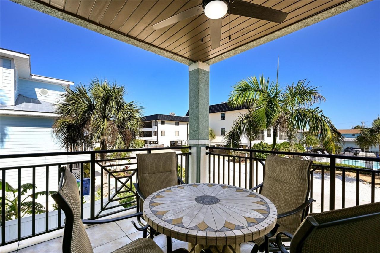 109 6th Street N, Unit A, Bradenton Beach, FL 34217 Photo