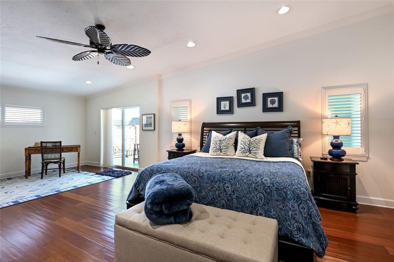 109 6th Street N, Unit A, Bradenton Beach, FL 34217 Photo